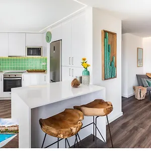 House - Pool View Apartment